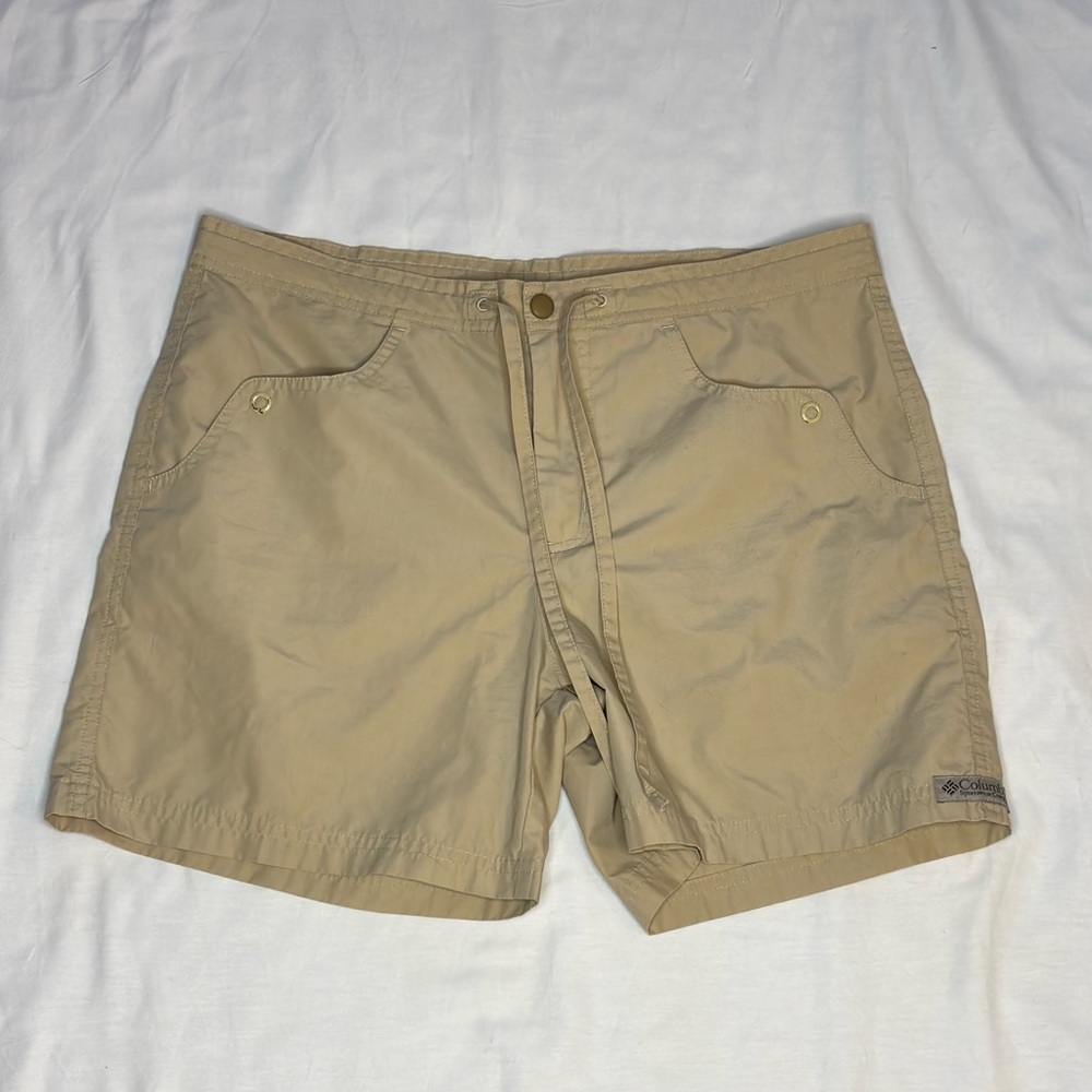 Columbia Women's Khaki Cargo Shorts